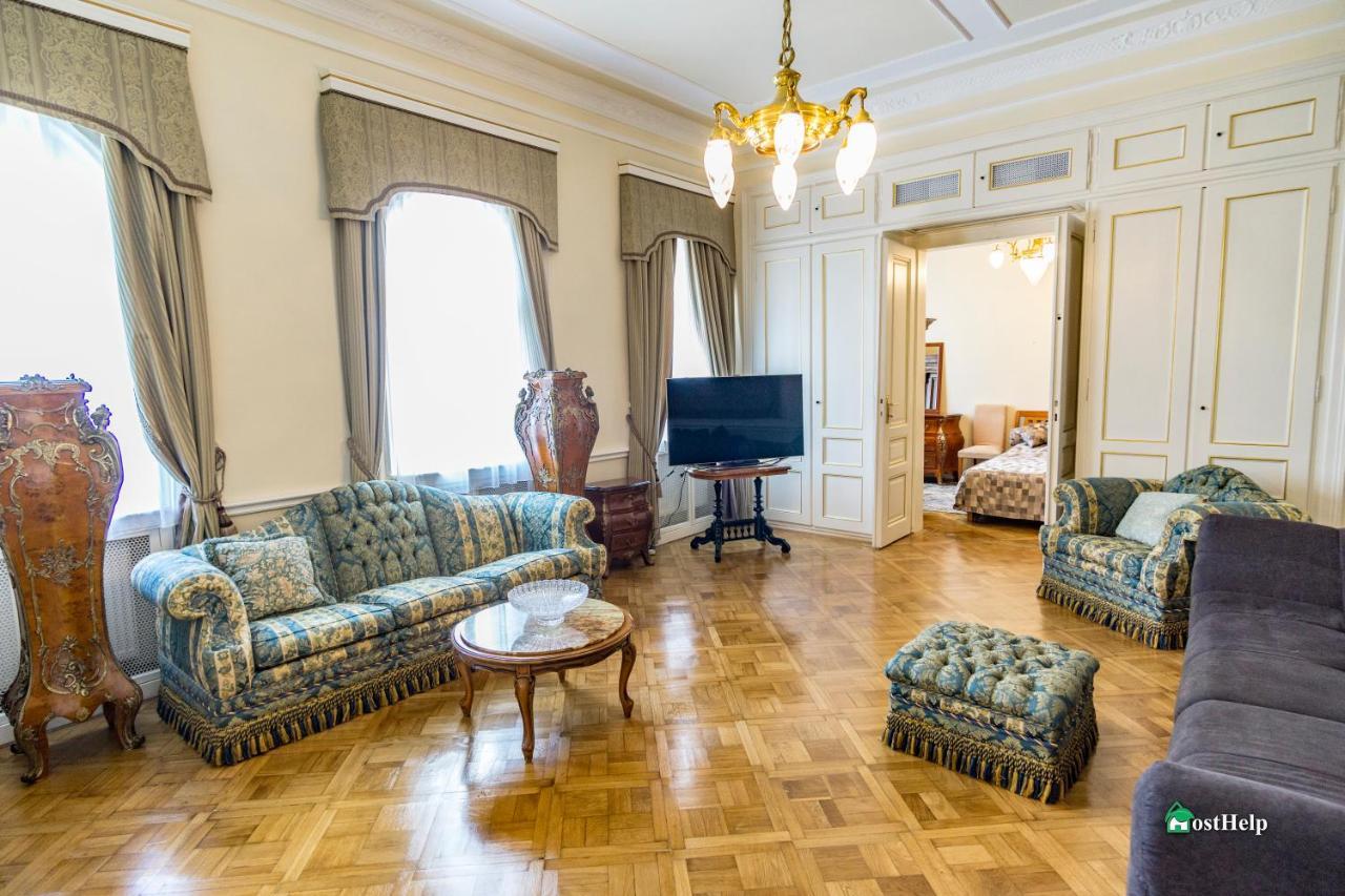 Villa With Hot-Tub, Terrace And Garden, Wenceslass Square Praha Exteriér fotografie