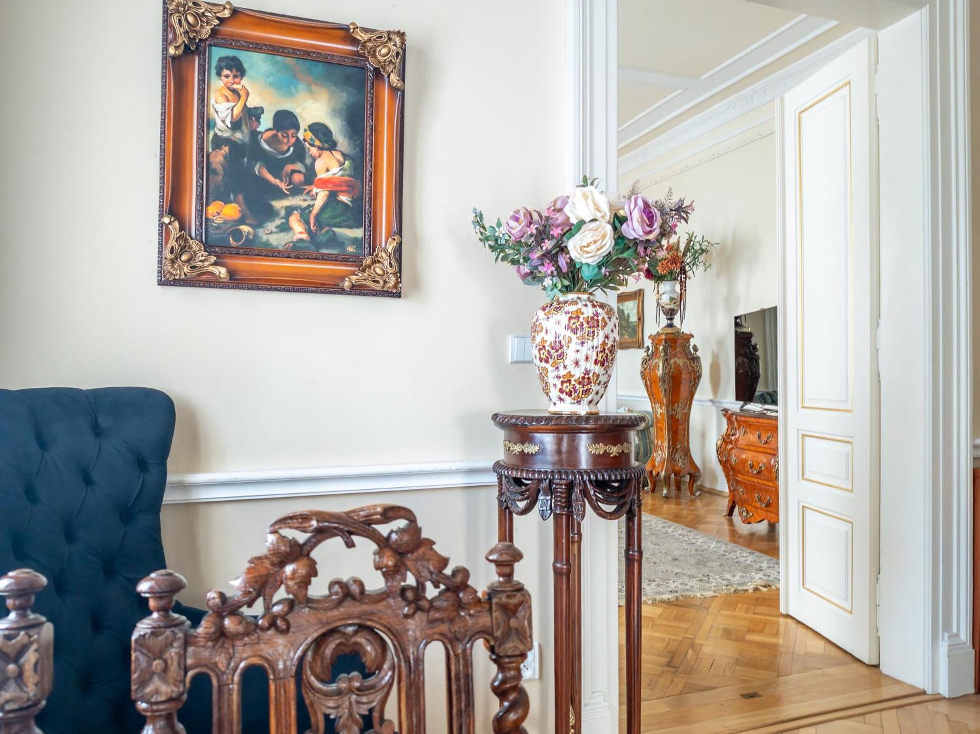 Villa With Hot-Tub, Terrace And Garden, Wenceslass Square Praha Exteriér fotografie