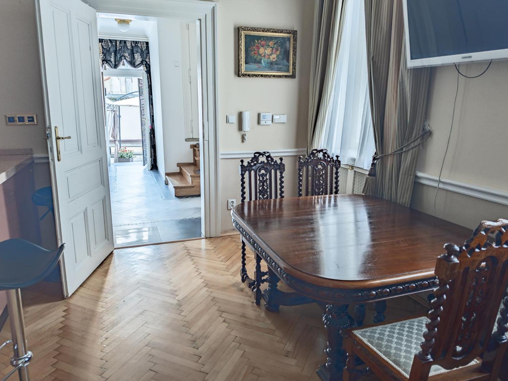 Villa With Hot-Tub, Terrace And Garden, Wenceslass Square Praha Exteriér fotografie